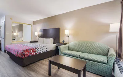 Photo 5 - Econo Lodge Garner - Raleigh