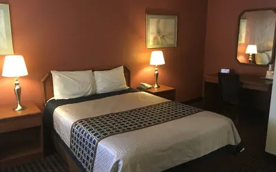 Photo 5 - Budget Inn La Fonda Motel