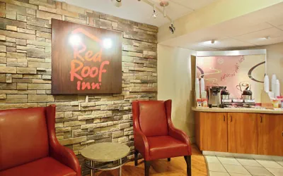 Photo 4 - Red Roof Inn Greensboro Coliseum