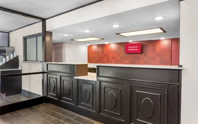 Photo 3 - Red Roof Inn PLUS+ Chicago - Hoffman Estates