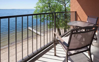 Photo 3 - Holiday Inn Detroit Lakes - Lakefront by IHG