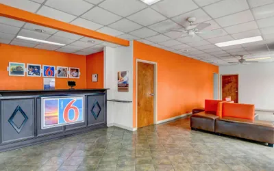 Photo 4 - Motel 6 Calhoun, GA