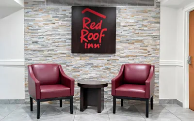 Photo 4 - HomeTowne Studios by Red Roof Auburn Hills