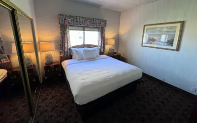 Photo 4 - Promenade Inn & Suites Oceanfront