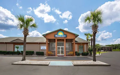Photo 2 - Days Inn by Wyndham Hardeeville/ I-95 State Line