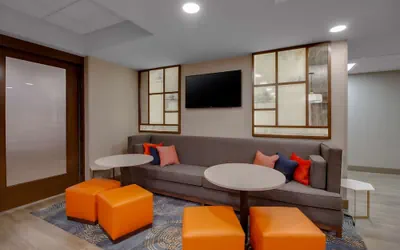 Photo 5 - Hampton Inn Birmingham-Colonnade 280