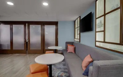 Photo 3 - Hampton Inn Birmingham-Colonnade 280