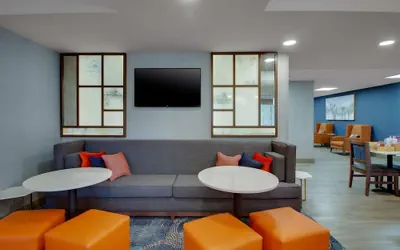 Photo 4 - Hampton Inn Birmingham-Colonnade 280