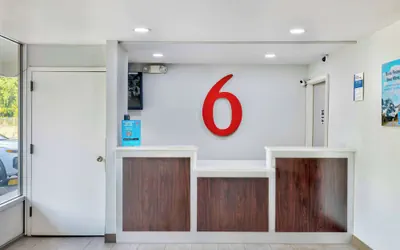Photo 5 - Motel 6 Morgantown, WV