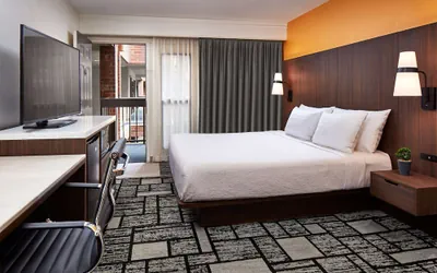Photo 4 - Best Western Plus Meridian Inn & Suites, Anaheim-Orange