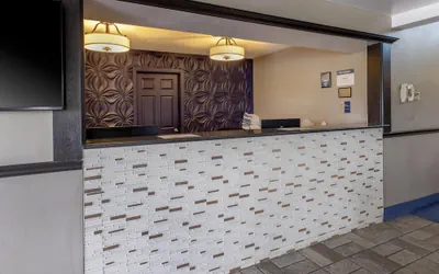 Photo 3 - Best Western Parkside Inn