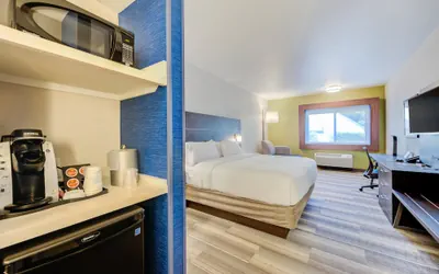 Photo 3 - Holiday Inn Express Newberg - Wine Country by IHG