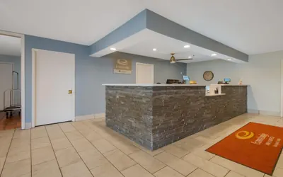 Photo 4 - Econo Lodge Inn & Suites Fulton - Rockport
