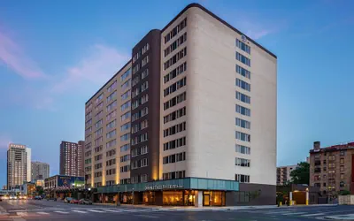 Photo 2 - DoubleTree Suites by Hilton Minneapolis Downtown