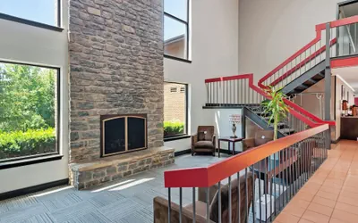 Photo 3 - Red Roof Inn & Suites Lexington - Hamburg
