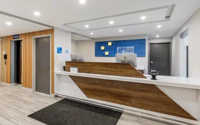 Photo 3 - Holiday Inn Express Chicago-Downers Grove by IHG