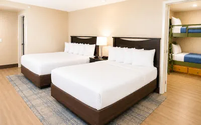 Photo 2 - Stanford Inn & Suites Anaheim