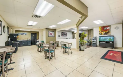 Photo 5 - Econo Lodge Salisbury South