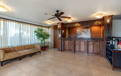 Photo 4 - Best Western Orchard Inn