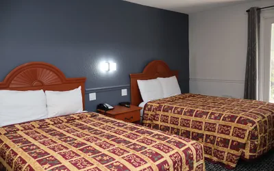 Photo 4 - Garden Cove Hotel Suites