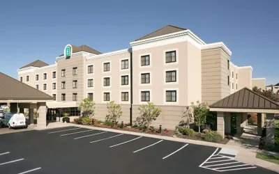 Photo 2 - Embassy Suites by Hilton Cleveland Beachwood