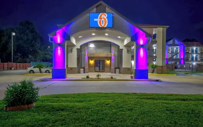 Photo 2 - Motel 6 Lafayette, LA