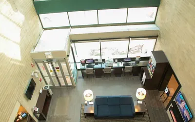 Photo 2 - Comfort Suites Oakbrook Terrace near Oakbrook Center