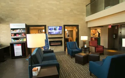 Photo 3 - Comfort Suites Oakbrook Terrace near Oakbrook Center