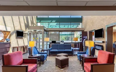 Photo 5 - Comfort Suites Oakbrook Terrace near Oakbrook Center