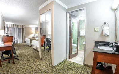 Photo 4 - Salt Lake Plaza Hotel SureStay Collection by Best Western