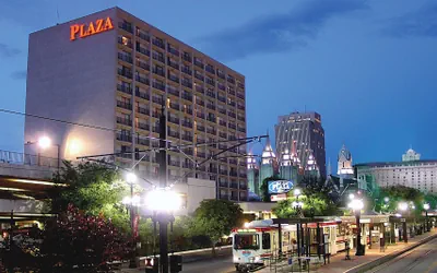 Photo 2 - Salt Lake Plaza Hotel SureStay Collection by Best Western