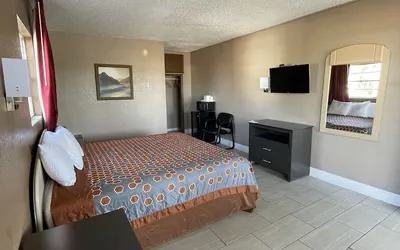 Photo 5 - Sunset Inn