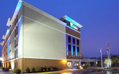 Photo 2 - Holiday Inn Express Washington DC - BW Parkway by IHG