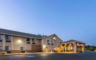 Photo 2 - Days Inn by Wyndham Iron Mountain