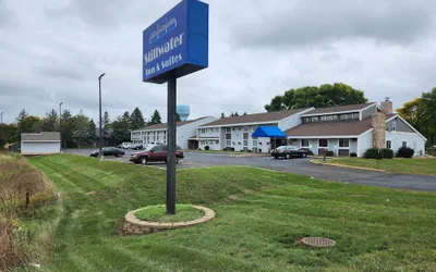 Photo 2 - Stillwater Inn & Suites