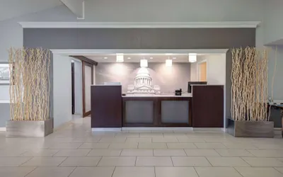 Photo 3 - La Quinta Inn by Wyndham El Dorado
