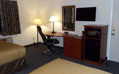 Photo 5 - SureStay Hotel by Best Western Greenville