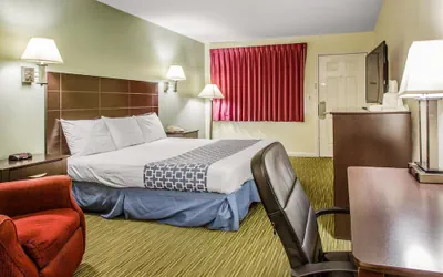 Photo 5 - Rodeway Inn Groton - New London