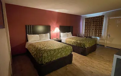 Photo 5 - Economy Inn