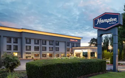 Photo 2 - Hampton Inn Portland East
