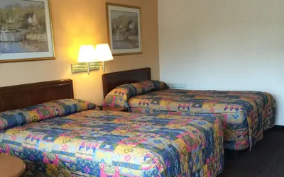 Photo 4 - Belmont Inn & Suites