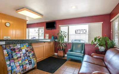 Photo 4 - Rodeway Inn Fallbrook Downtown