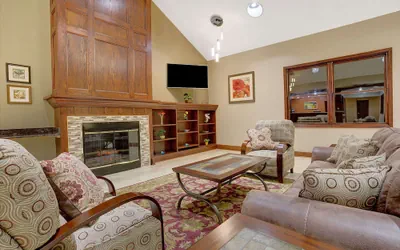 Photo 2 - Travelodge by Wyndham Iowa City