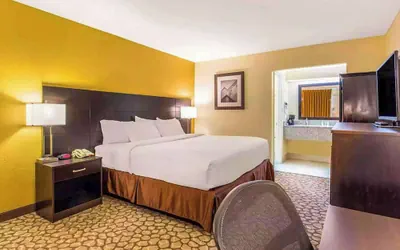 Photo 2 - Ramada by Wyndham Santee I-95