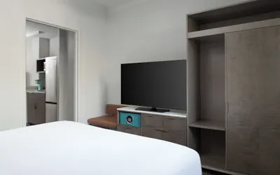 Photo 5 - Hilton Boca Raton Suites