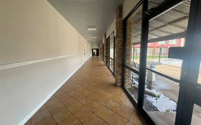 Photo 4 - Express Inn & Suites Greensville TX