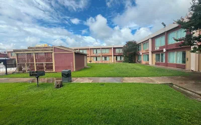 Photo 2 - Express Inn & Suites Greensville TX