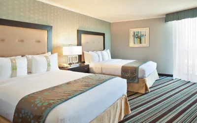 Photo 5 - Holiday Inn Long Beach Airport Hotel and Conference Center by IHG