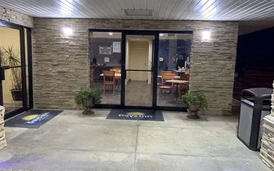 Photo 3 - Days Inn by Wyndham Aiken - Interstate Hwy 20