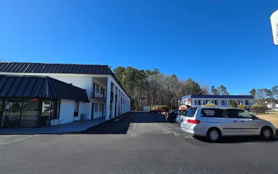 Photo 2 - Sunrise Inn By OYO Newport News US-60